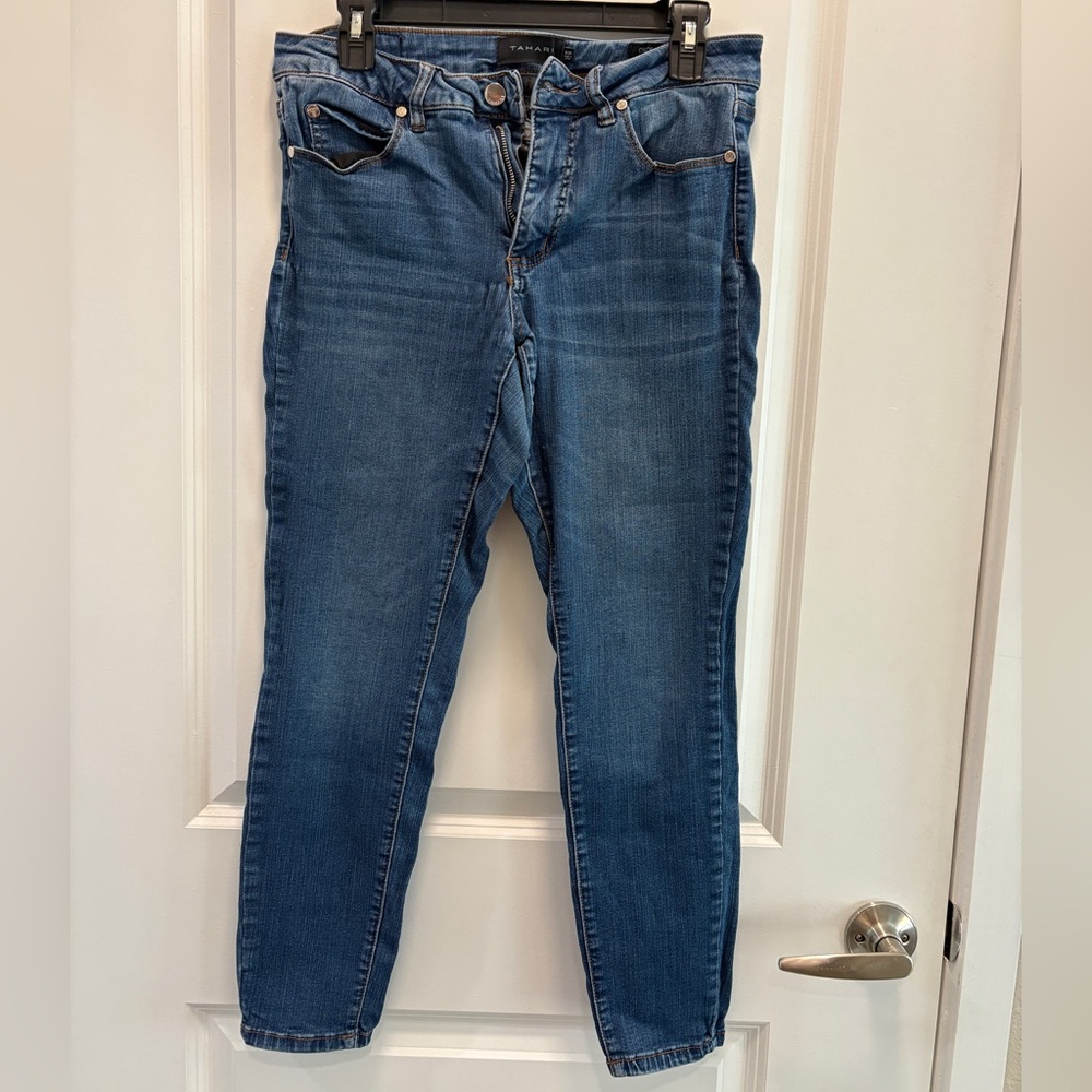 Tahari Women's Classic Blue Skinny Jeans